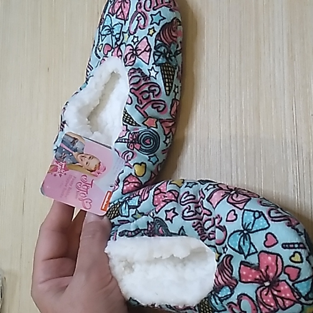 Jo Jo Siwa Girls slippers size 8-13 S/M Hearts & Bows Nickelodeon w no slip dots